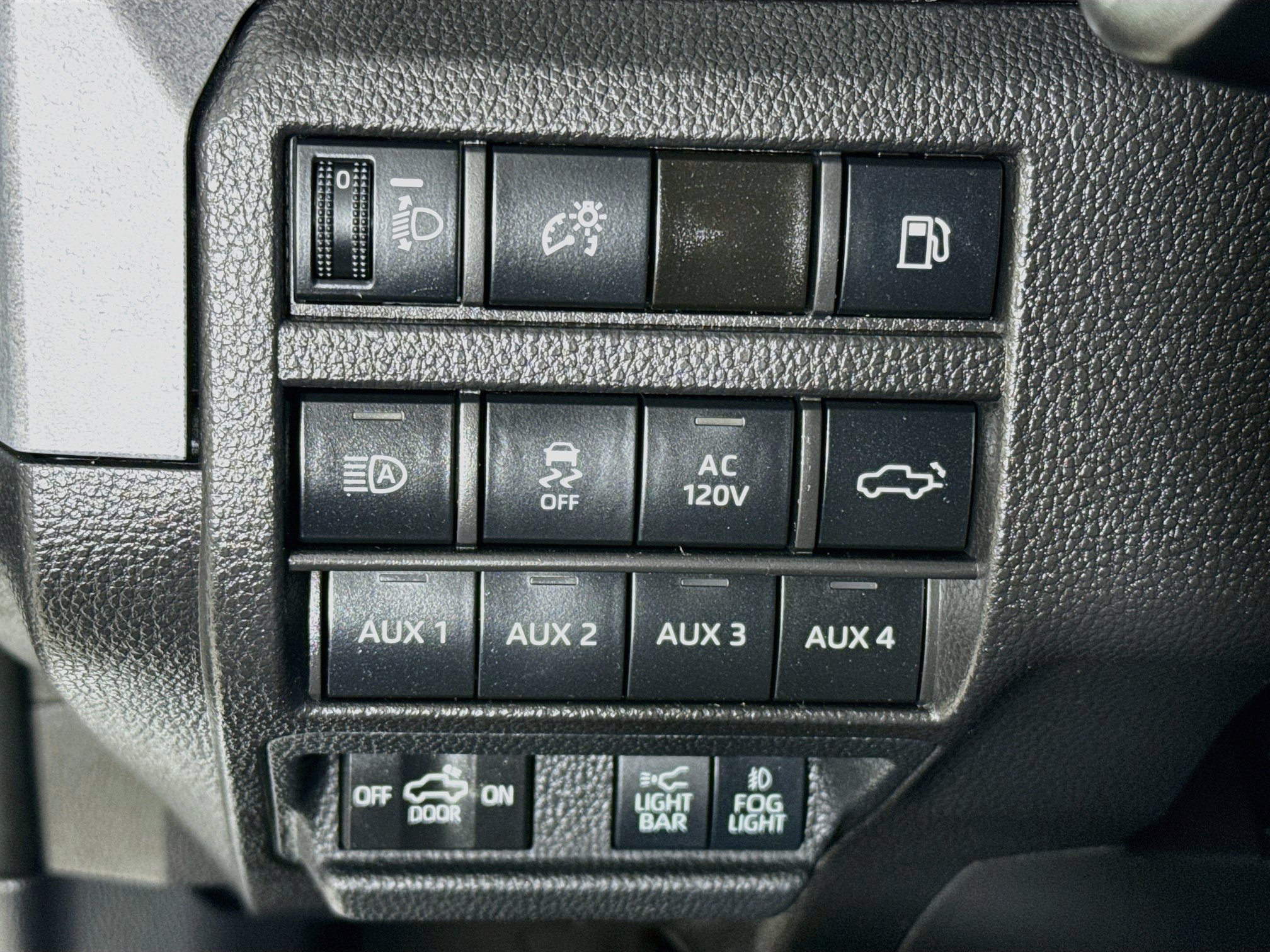 Certified 2025 Toyota Tacoma 4x4 Double Cab Hybrid image 12