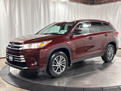 Used 2019 Toyota Highlander XLE w/ Carpet Mat Package (TMS)
