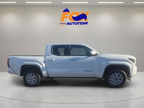 New 2026 Toyota Tacoma SR5 image 5