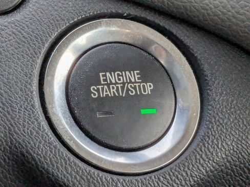 Used 2022 Chevrolet Equinox LS image 29