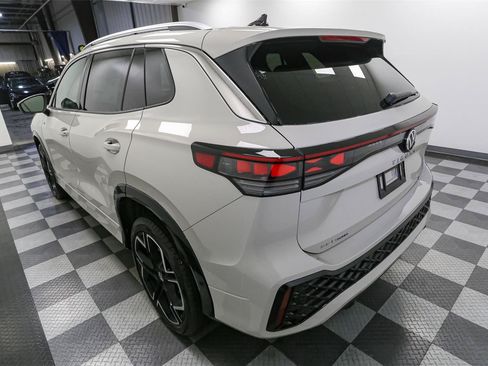 New 2026 Volkswagen Tiguan SEL R-Line AWD/4WD image 10