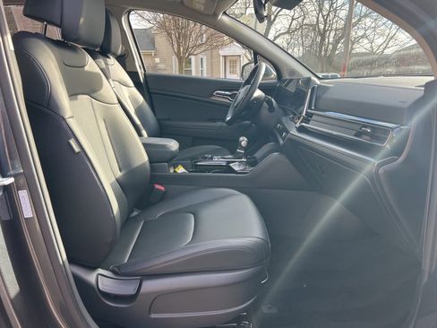 Certified 2024 Kia Sportage EX image 24