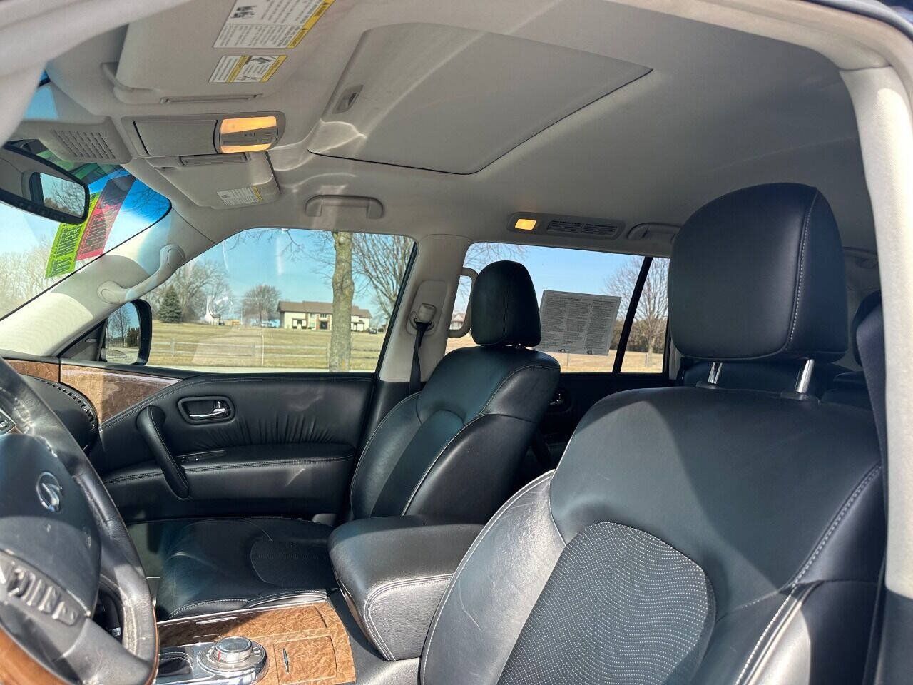 Used 2017 INFINITI QX80 4WD w/ Driver Assistance Package image 12