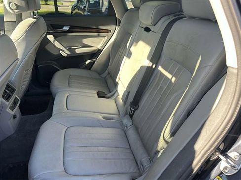 Used 2020 Audi Q5 2.0T Premium image 14