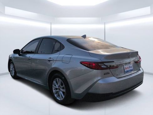 Used 2025 Toyota Camry LE FWD image 5