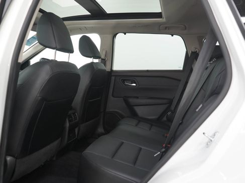 Used 2023 Nissan Rogue SV w/ SV Premium B Package AWD/4WD image 19