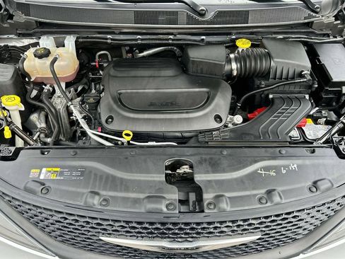 Used 2023 Chrysler Voyager LX FWD image 32