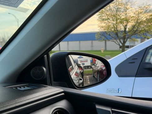 Used 2017 Toyota Corolla L image 36