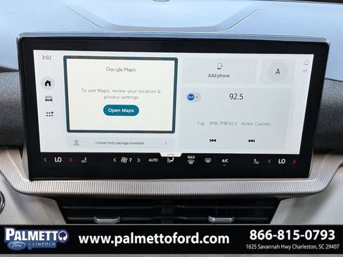 Used 2025 Ford Explorer Active RWD image 19