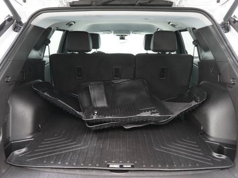 Used 2022 Chevrolet Blazer LT w/ Sound & Technology Package AWD/4WD image 9