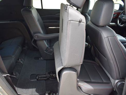 Used 2025 Chevrolet Traverse Z71 w/ Driver Confidence Package AWD/4WD image 67