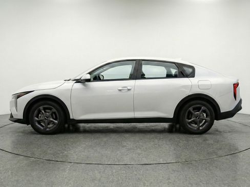 Used 2025 Kia K4 FWD image 3