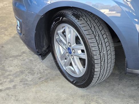 Used 2022 Ford Transit Connect XLT image 26