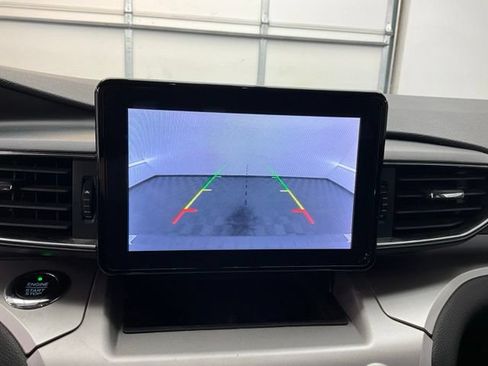 Used 2020 Ford Explorer XLT w/ Equipment Group 202A AWD/4WD image 5