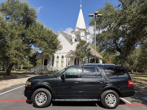 Used 2012 Ford Expedition Limited RWD image 1