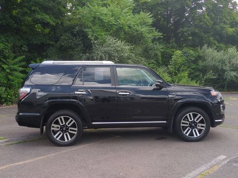 Used 2024 Toyota 4Runner Limited AWD/4WD image 3