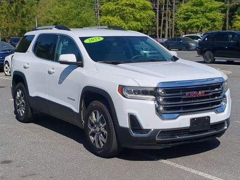 Used 2023 GMC Acadia SLE w/ Driver Convenience Package FWD image 2