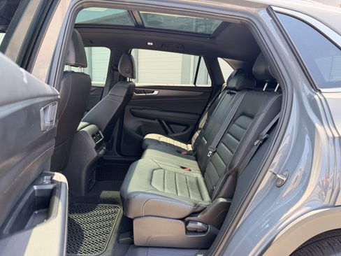 Used 2024 Volkswagen Atlas Cross Sport SEL AWD/4WD image 29