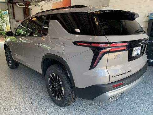 New 2026 Chevrolet Traverse Z71 w/ Driver Confidence Package AWD/4WD image 6