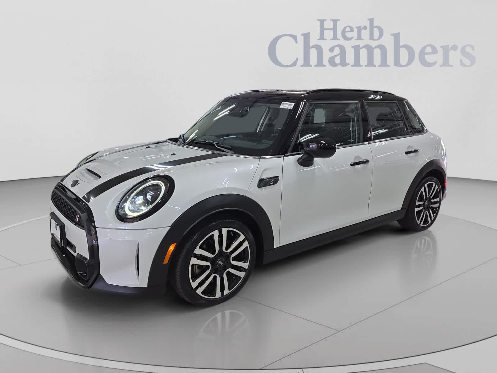 Used 2024 MINI Cooper S FWD image 9
