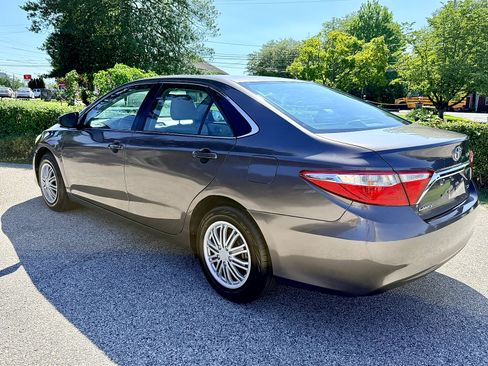 Used 2016 Toyota Camry LE FWD image 7