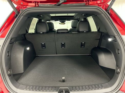 New 2025 Chevrolet Equinox ACTIV w/ Safety and Technology Package image 25