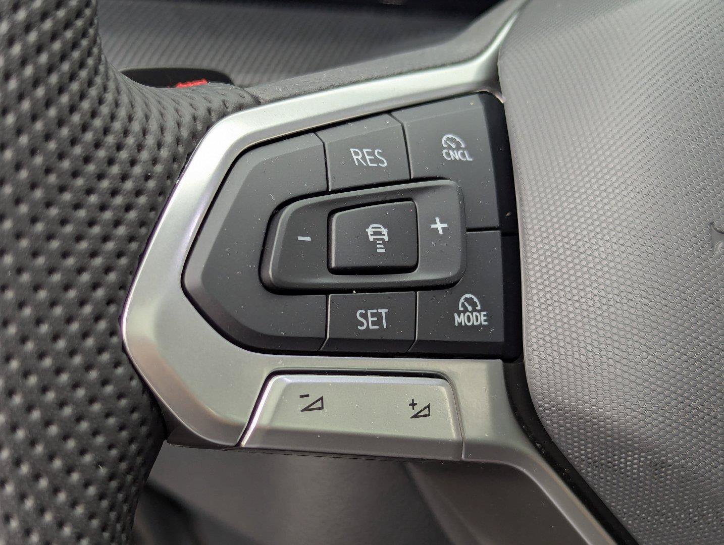 New 2026 Volkswagen GTI SE FWD image 15
