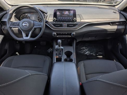 Used 2025 Nissan Altima 2.5 SV FWD image 29