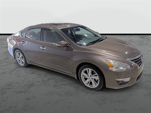 Used 2015 Nissan Altima 2.5 SV w/ Convenience Package FWD image 5