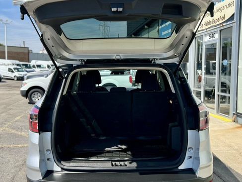 Used 2017 Ford Escape SE w/ Equipment Group 201A FWD image 8
