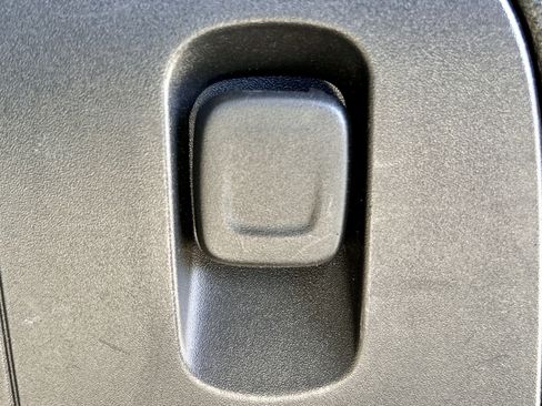 Used 2020 Chevrolet Suburban LT image 12