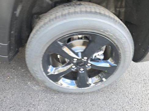 New 2025 Jeep Grand Cherokee Altitude w/ Trailer Tow Package image 32