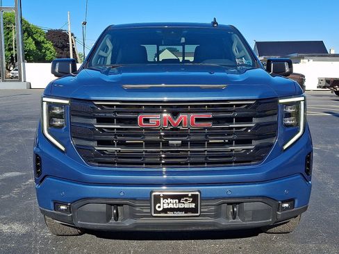 Used 2026 GMC Sierra 1500 Elevation w/ Elevation Premium Package AWD/4WD image 2