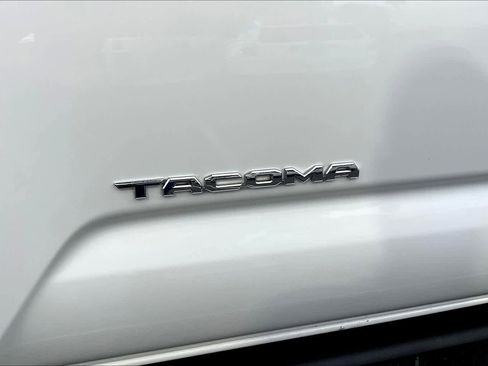 Used 2022 Toyota Tacoma TRD Sport image 28