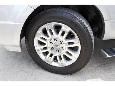 Used 2014 Ford Expedition Limited w/ Equipment Group 301A RWD image 28