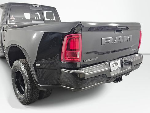 New 2026 RAM 3500 Laramie AWD/4WD image 15