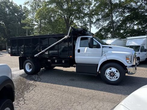 New 2027 Ford F750 2WD Regular Cab Super Duty image 9