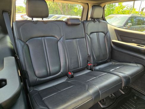 Used 2022 Jeep Wagoneer Series II AWD/4WD image 29