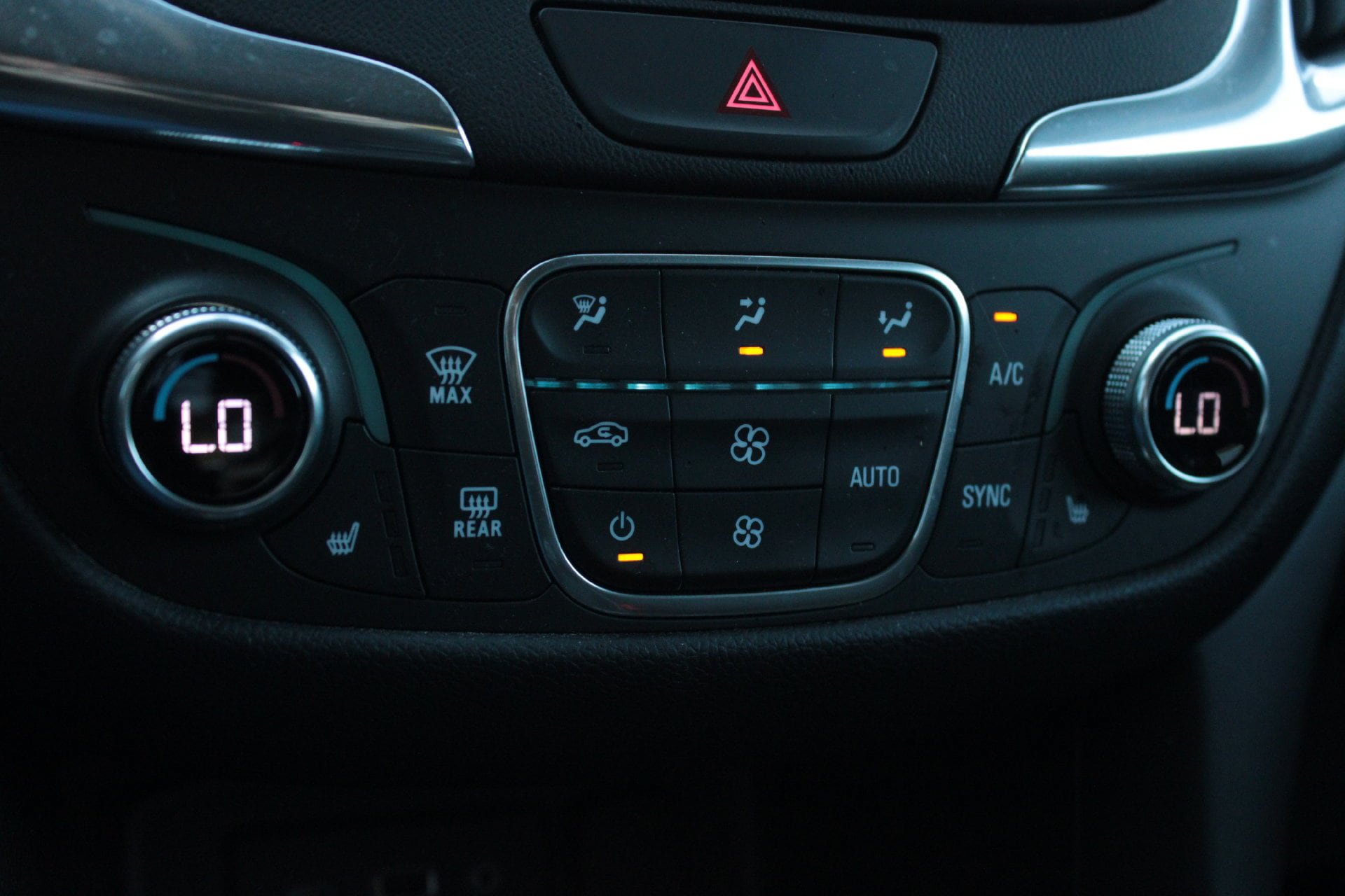 Used 2019 Chevrolet Equinox LT AWD/4WD image 43