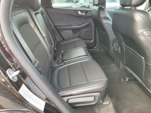 Used 2025 Ford Escape ST-Line image 18