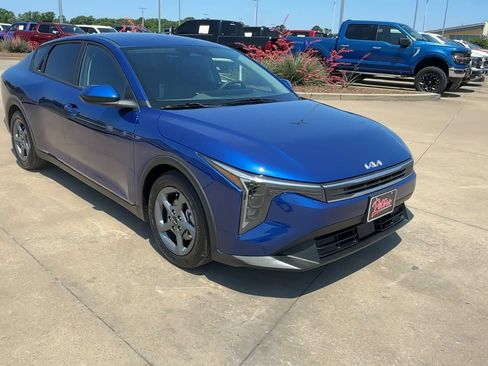 Used 2025 Kia K4 FWD image 3