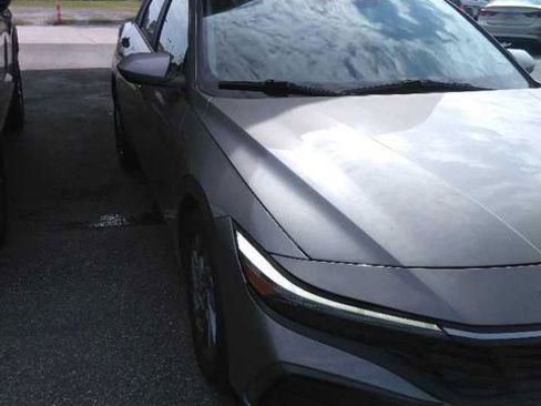 Used 2024 Hyundai Elantra SEL image 10