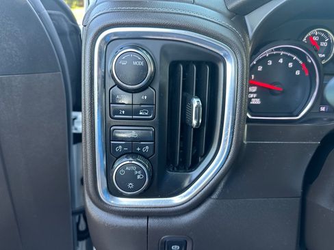 Used 2020 Chevrolet Silverado 1500 LT AWD/4WD image 12