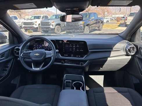 Certified 2025 Chevrolet Equinox LT image 12