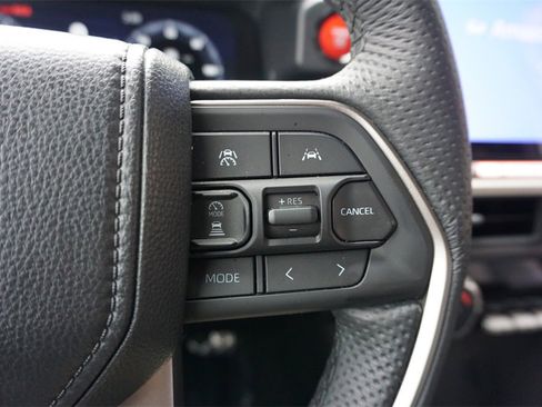 Used 2025 Toyota Tacoma TRD Sport image 9