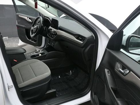 Used 2021 Ford Escape SE image 13