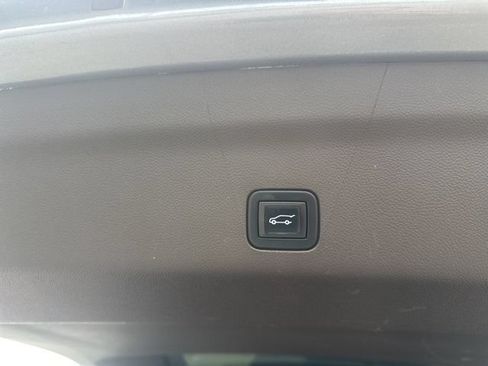 Used 2022 GMC Yukon SLT AWD/4WD image 30