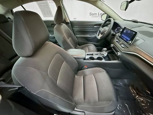 Used 2024 Nissan Altima 2.5 SV image 25