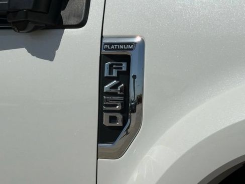 Certified 2022 Ford F450 Platinum w/ FX4 Off-Road Package AWD/4WD image 12