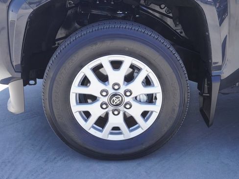 Certified 2025 Toyota Tacoma SR5 AWD/4WD image 21